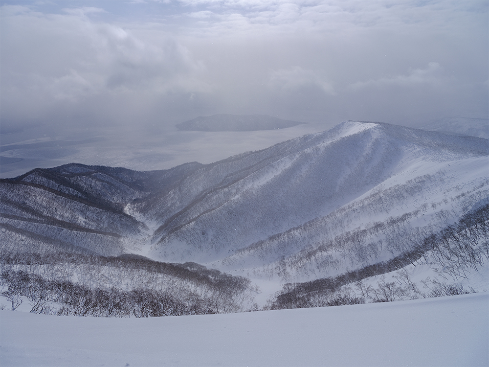 藻琴山から屈斜路湖を望む